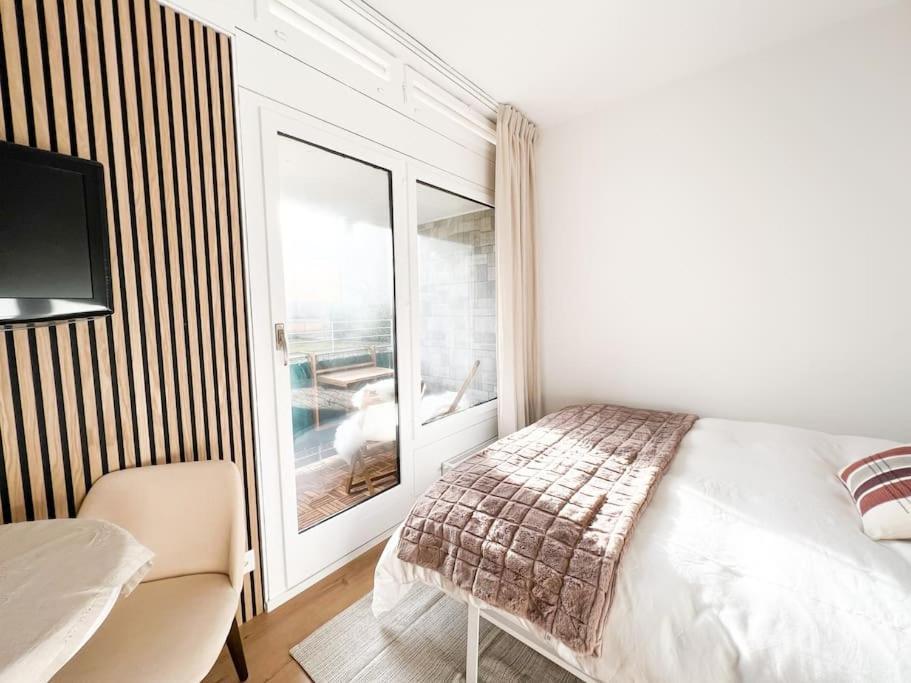 Bright Tiny Studio - Shared Pool & Sauna - Free Parking - Air Condition Muralto Eksteriør bilde