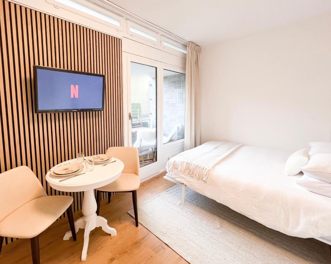 Bright Tiny Studio - Shared Pool & Sauna - Free Parking - Air Condition Muralto Eksteriør bilde